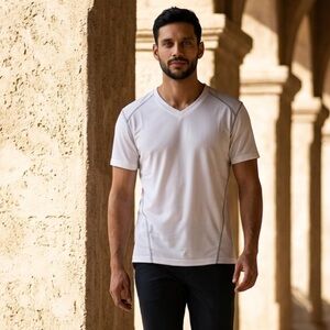 NWT River’s End Men’s White V Neck Short Sleeve Athletic Workout Top - Size L